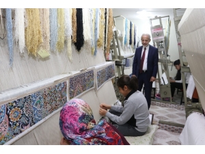 Hrü Rektör Çelik Karaköprü Kültür Merkezini Gezdi