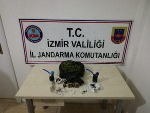 İzmir’de Tekel Bayiye Uyuşturucu Baskını