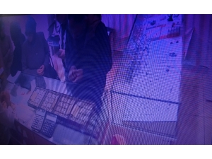 Kuyumcudaki Tırnakçının Yüzükleri Kaşla Göz Arasında Cebine Attığı Anlar Kamerada