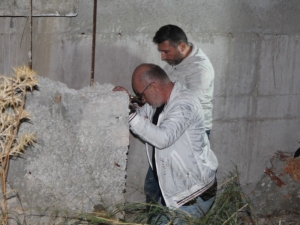 Alacaklıları Kaçırıp Zincirle Bağladı