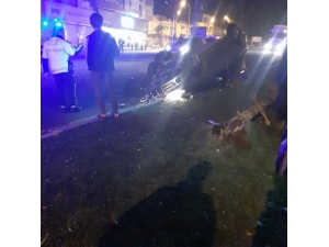 Siverek’te Otomobil Refüje Çarparak Takla Attı: 6 Yaralı