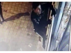 Örümcek Adam Gibi Markete Tırmanan Hırsızlar Kamerada