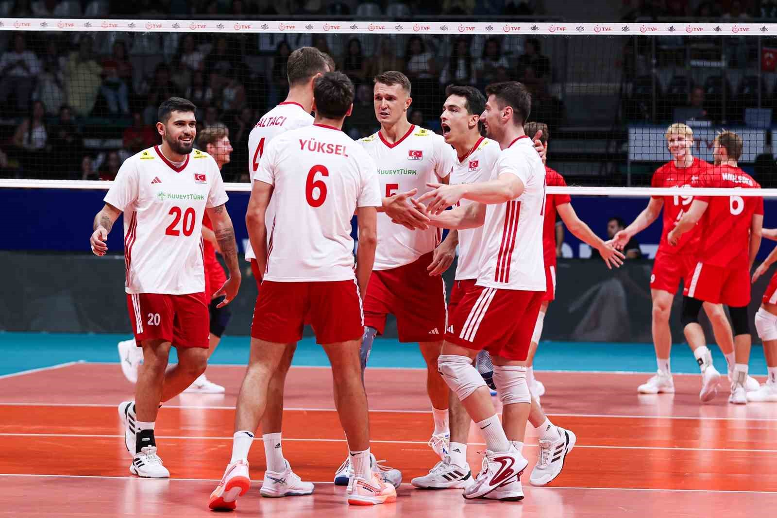 a-milli-erkek-voleybol-takimi-hazirlik-macinda-danimarka-yi-maglup-etti