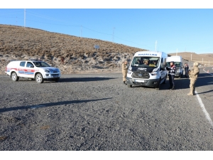 Kars’ta 147 Jandarmanın Katılımıyla Uyuşturucu Uygulaması Yapıldı