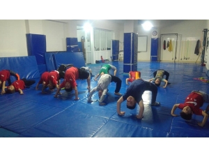 Geleceğin Güreşçilerine Profesyonel Eğitim