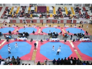 Taekwondo Türkiye Şampiyonası Sivas’ta Başladı