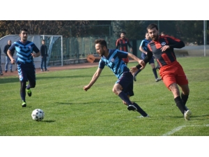 Öğrenci Futbol 2. Ligi’nin İlk Kazananı Eczacılık Fakültesi Oldu