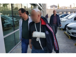 Babasına Saldıran Şahsı Bıçaklayana Adli Kontrol