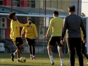 Yeni Malatyaspor, Fenerbahçe’yi Töre, Guilherme Ve Bifouma İle Yenmeyi Planlıyor