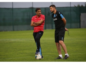 Ünal Karaman, 26 Oyuncuya Şans Verdi