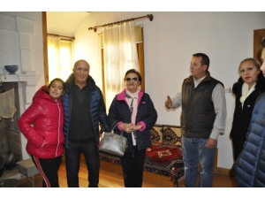 Emine Erdoğan’ın Kardeşi Hasan Gülbaran Ve Ailesinden Atatürk Evi’ne Ziyaret