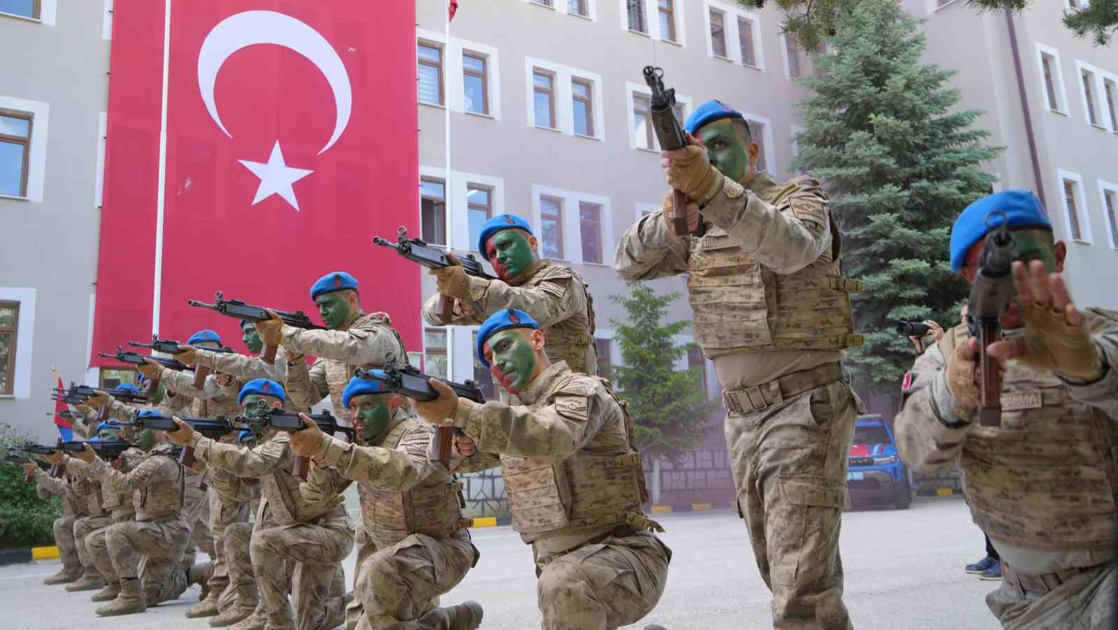 jandarma-teskilatinin-187-nci-yili-bayburt-ta-tufekli-gosteriyle-kutlandi