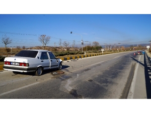 Motosiklet İle Otomobil Çarpıştı: 1 Ölü, 1 Yaralı