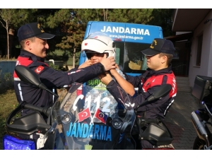 Jandarma 20 Kasım Dünya Çocuk Hakları Günü’nü Unutmadı