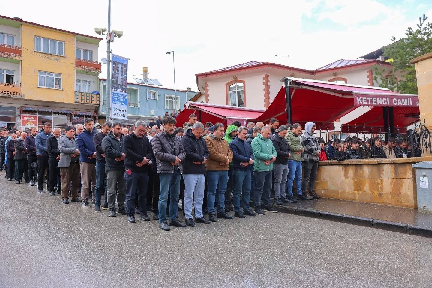 motosiklet-kazasinda-hayatini-kaybeden-genc-son-yolculuguna-ugurlandi