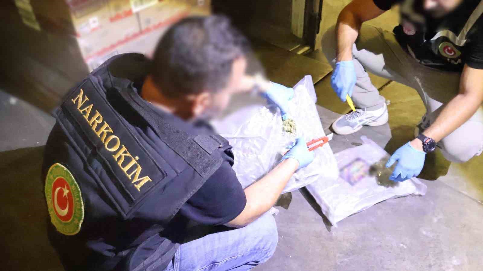 zehir-tacirlerine-darbe-810-kilogram-esrar-cinsi-uyusturucu-madde-ele-gecirildi