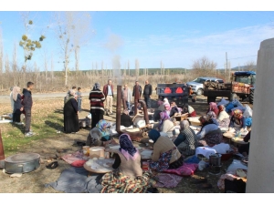 Emet’in Sarıayak Köyünde Gözleme Hayrı Ve Yağmur Duası