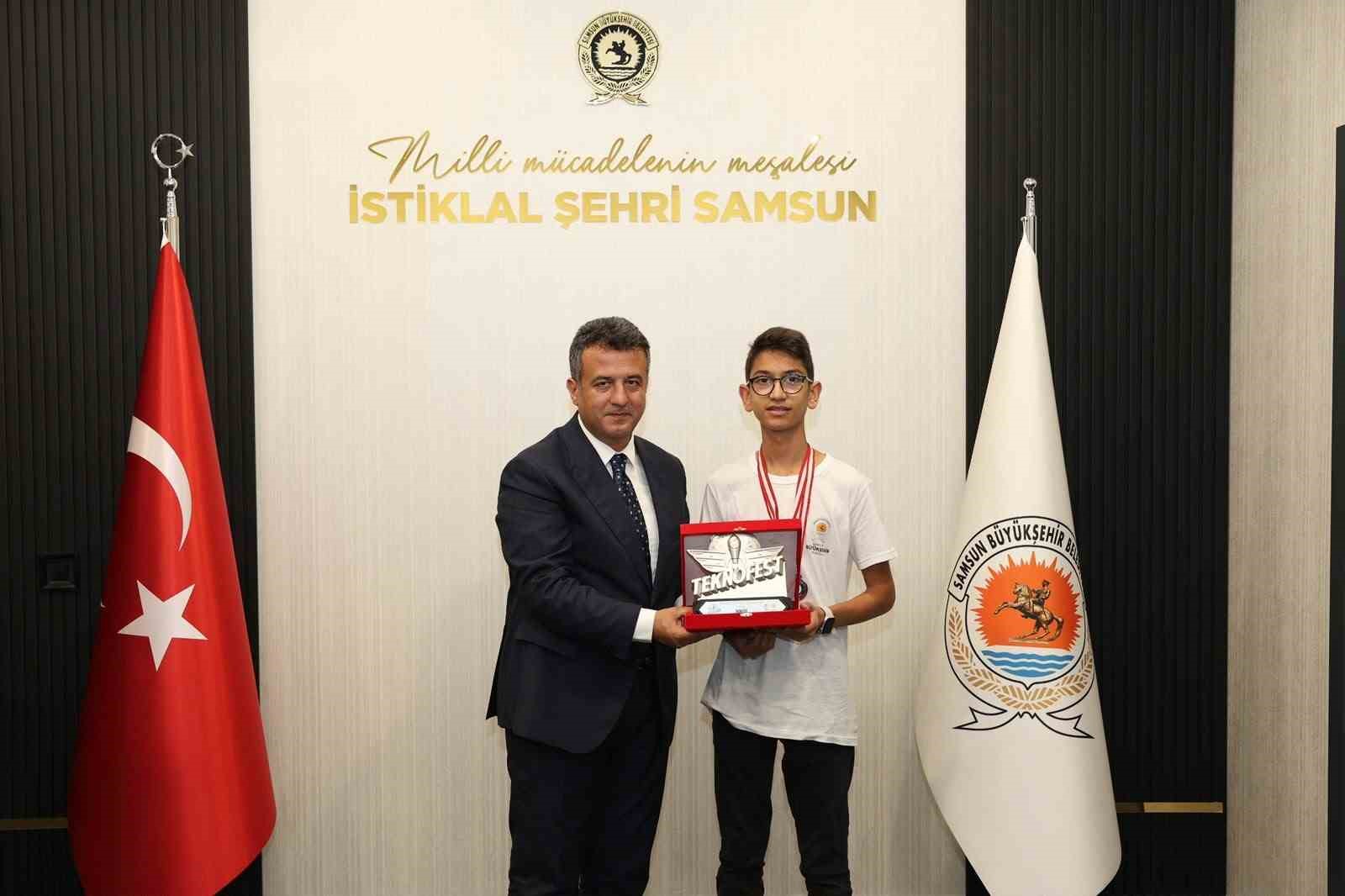 samsunlu-kerem-teknofest-dron-sampiyonu-oldu