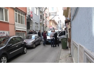 Camiye Gitmek İçin Evden Çıkan Yaşlı Adam Merdivenlerden Düşerek Hayatını Kaybetti