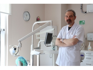 Ağız Ve Diş Sağlığı Uzmanı Doç. Dr. Okçu: "Diş Fırçalamak Tercih Değil, Gereklilik"