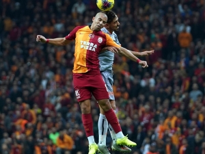 Süper Lig: Galatasaray: 0 - Medipol Başakşehir: 0 (İlk Yarı)