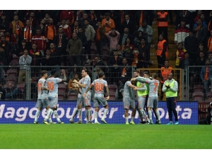 Başakşehir Yenilmezliğini 10 Maça Çıkardı