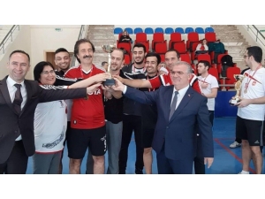 ‘Öğretmenler Günü Voleybol Turnuvası’ Sona Erdi