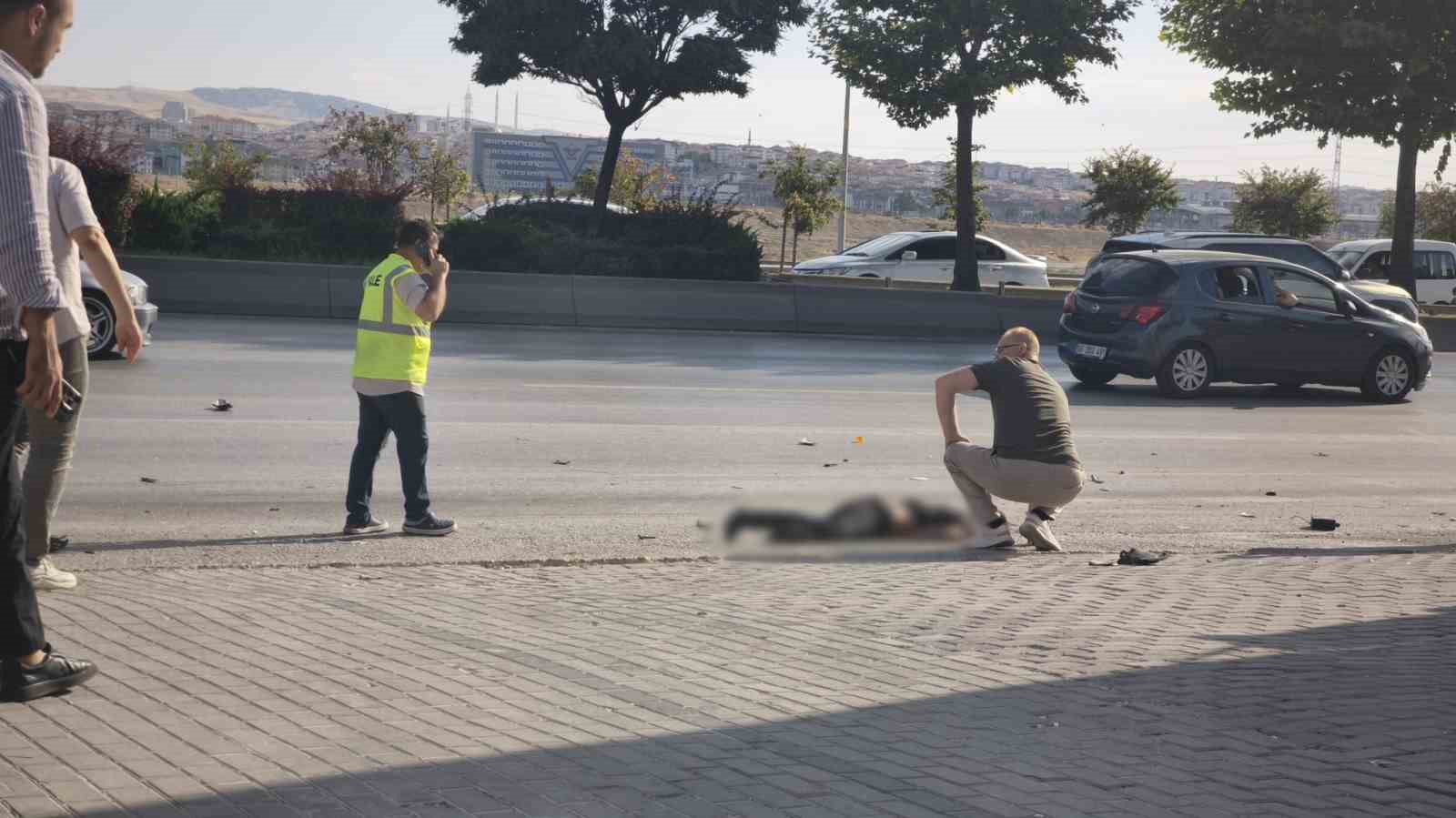 ankara-da-otomobil-motosikletle-carpisti-2-yarali