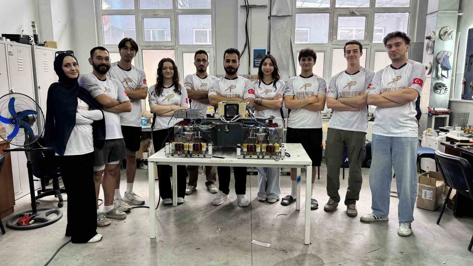muhendislik-ogrencileri-gelistirdikleri-hyperloop-araciyla-teknofest-te-birinciligi-hedefliyor