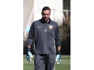 Kaleci Hakan Arıkan’dan Klas Gol