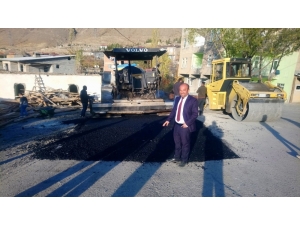 Hakkari Sümbül Mahallesinden Belediyeye Asfalt Teşekkürü