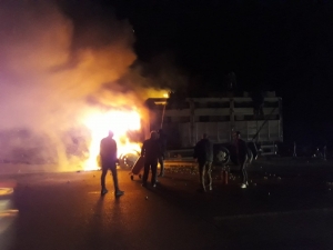 Limon Yüklü Kamyon Alev Alev Yandı