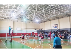 Büyükşehir Belediyesi Kadın Voleybol Takımı Emin Adımlarla Yoluna Devam Ediyor