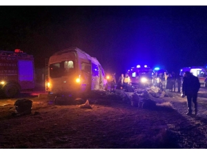 Yozgat’ta Trafik Kazası: 16 Yaralı