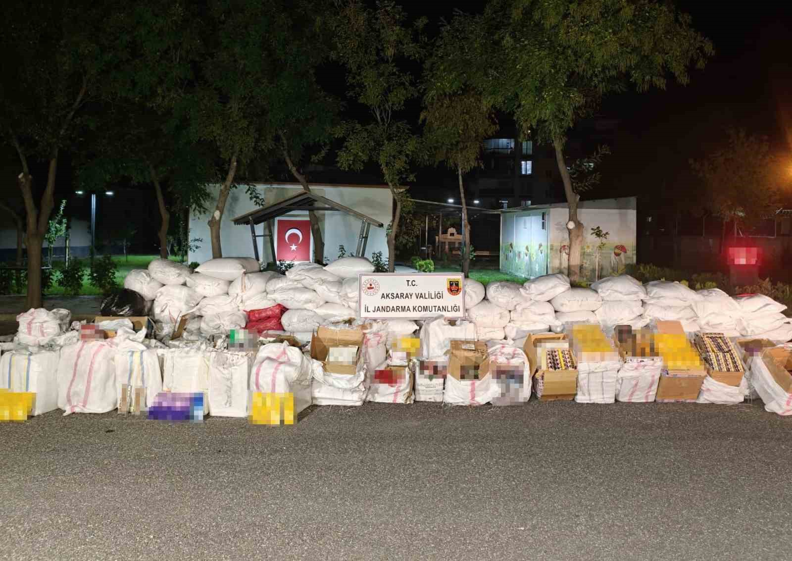 aksaray-da-jandarma-5-5-milyon-liralik-kacak-urun-ele-gecirdi