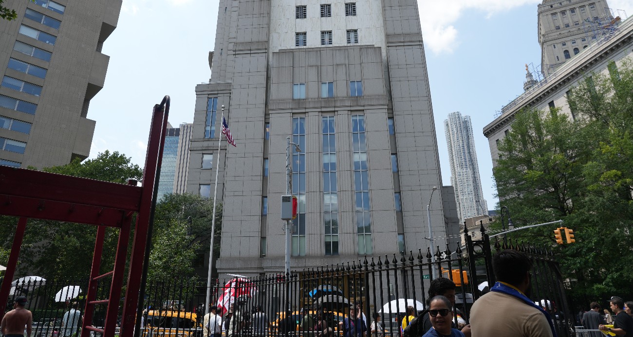 maduro-ve-esi-new-york-ta-hakim-karsisina-cikti
