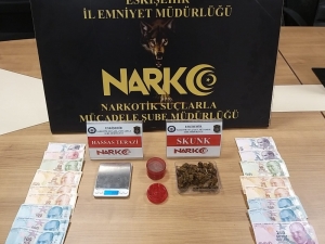 Eskişehir’de Uyuşturucu Şüphelisi 5 Şahıs Yakalandı