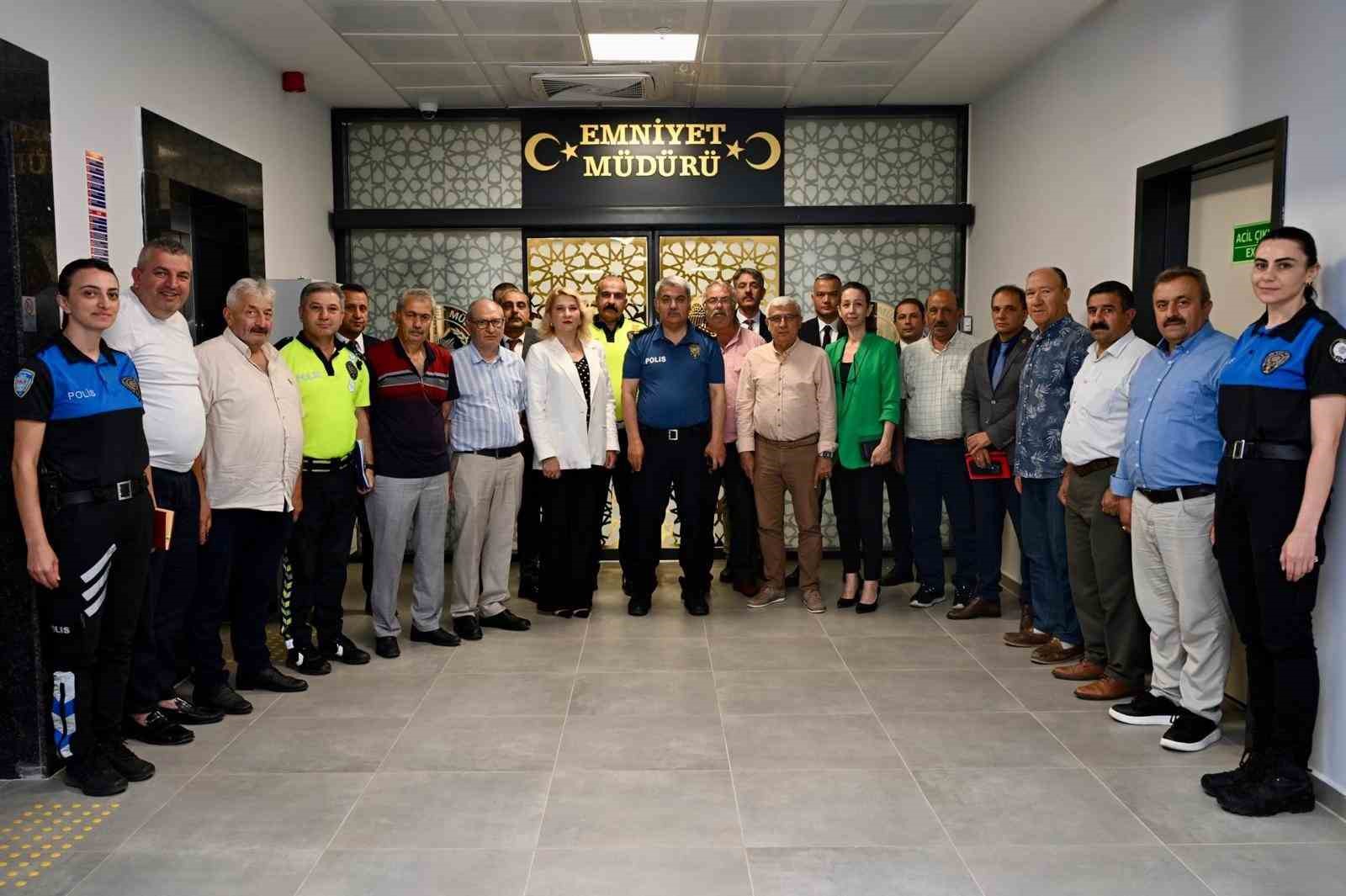 yalova-da-muhtarlarla-guvenlik-ve-asayis-toplantisi