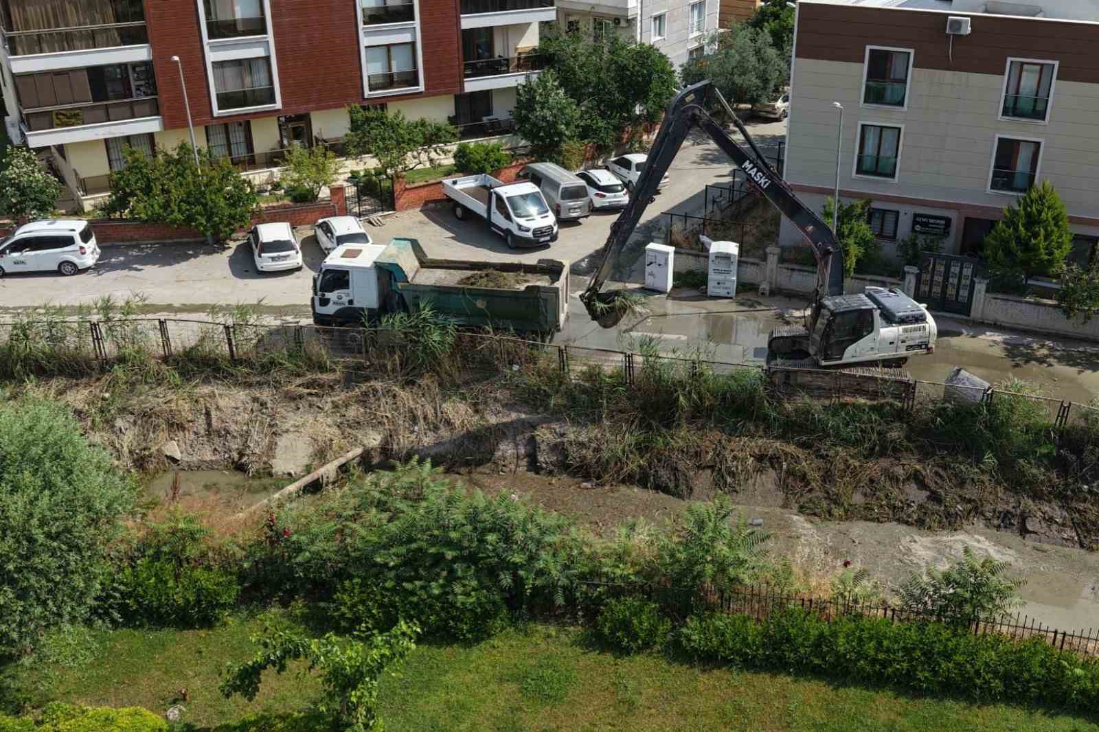 maski-den-merkezde-dev-kanal-temizligi