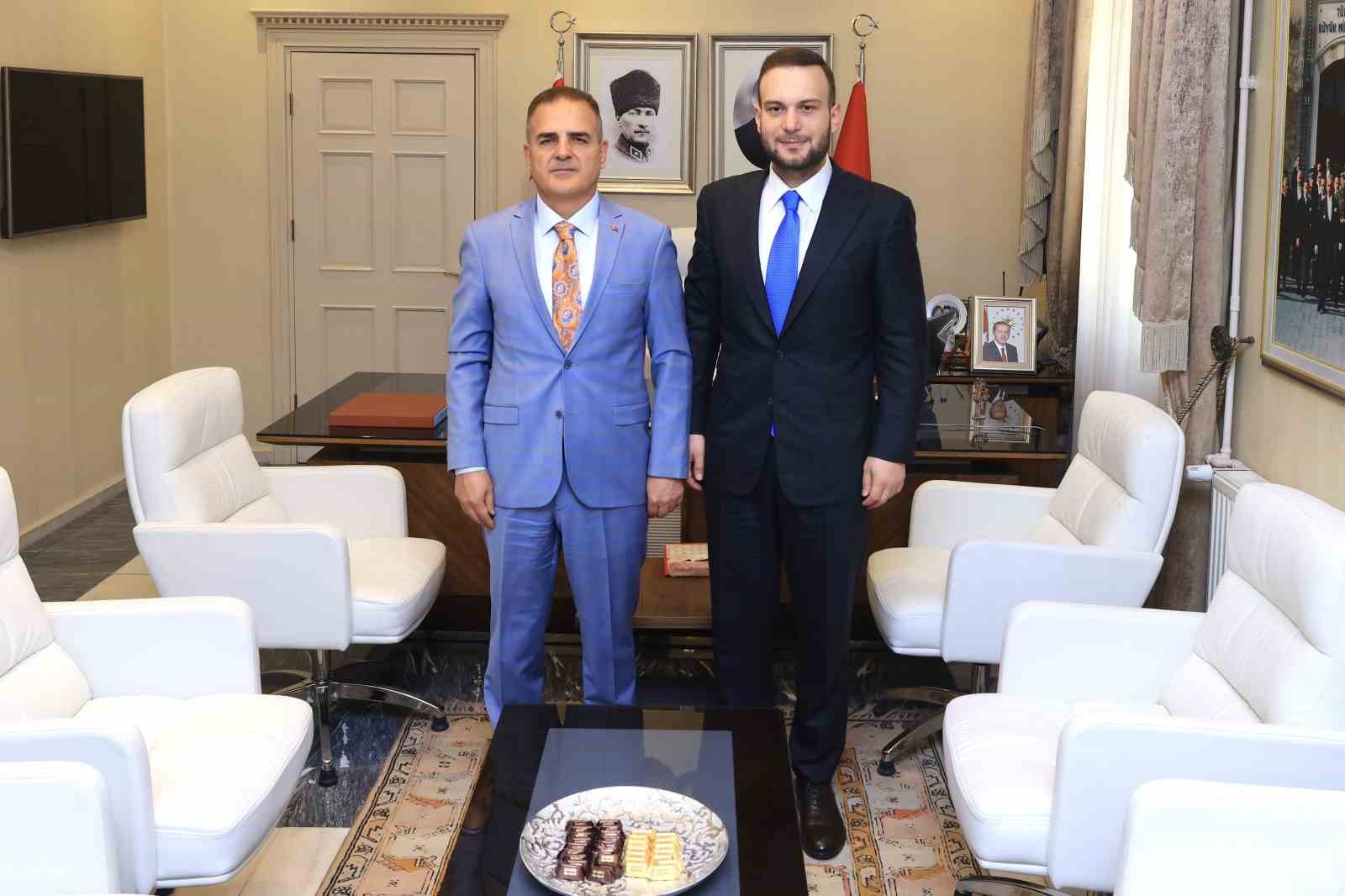 sifir-atik-vakfi-baskani-agirbas-mugla-valisi-akbiyik-i-ziyaret-etti