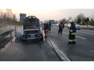 Otomobil Yandı Otoyol Trafiğe Kapandı