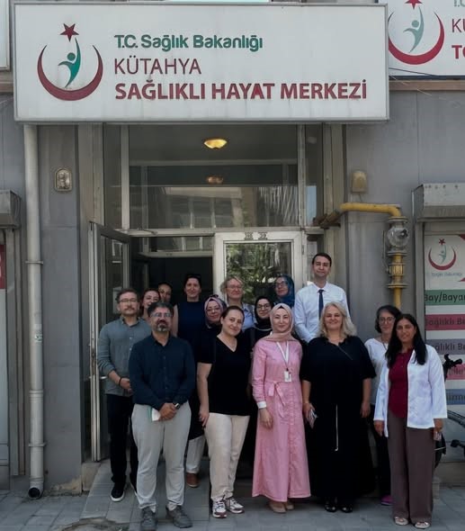kutahya-da-saglikli-hayat-merkezi-nin-calismalari-hekimlere-tanitildi