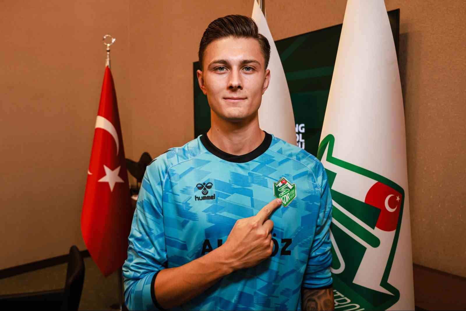igdir-fk-kaleci-eren-karatas-i-kadrosuna-katti