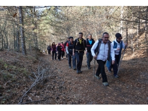 Öğretmenler Günü’nü 16 Kilometrelik Yürüyüş İle Kutladılar
