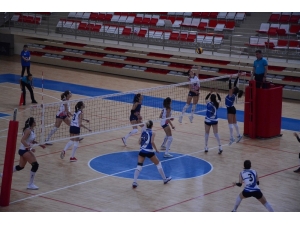 Anadolu Üniversitesinin Filede Yüzü Gülmüyor