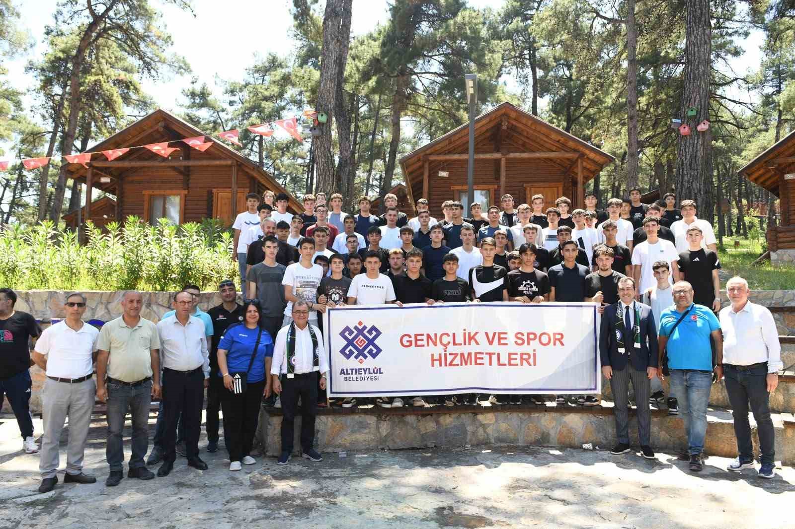 konakpinar-da-gencler-sordu-baskan-sehirli-yanitladi