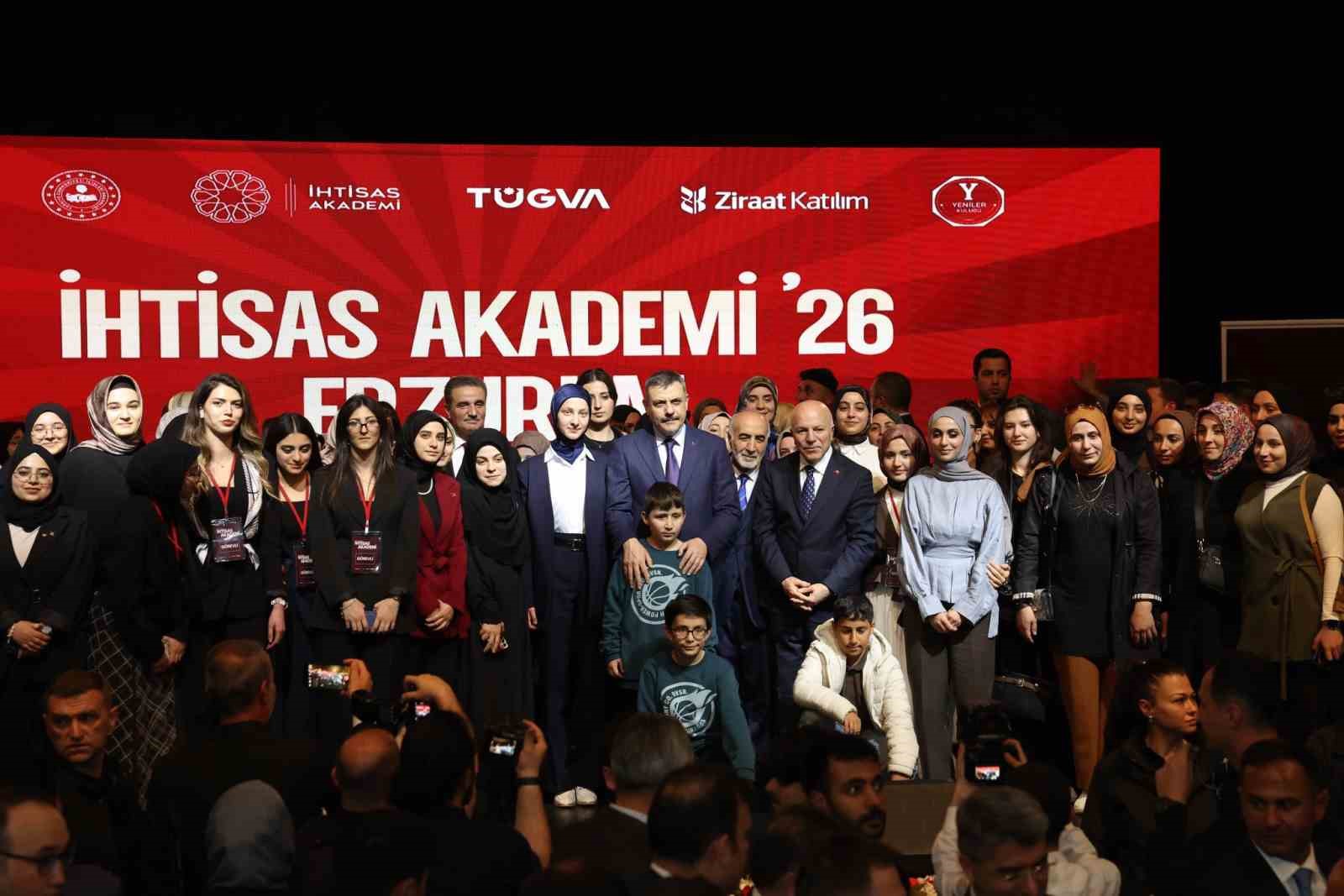 icisleri-bakani-mustafa-ciftci-tugva-ihtisas-akademi-programina-katildi