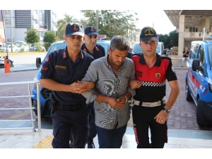 Eşi Tarafından 14 Yerinden Bıçaklanıp Öldürüldü