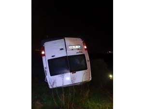 Yağış Ve Dikkatsizlik Kazaya Yol Açtı