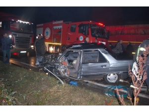 Alkollü Sürücünün Kullandığı Otomobil Tırla Çarpıştı: 1 Ölü, 1 Yaralı